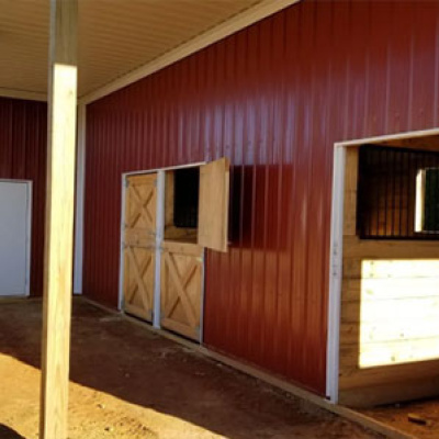 Custom Horse Barns & Riding Arenas